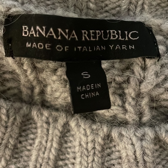 Banana Republic Italian Yarn Sweater - Picture 8 of 9